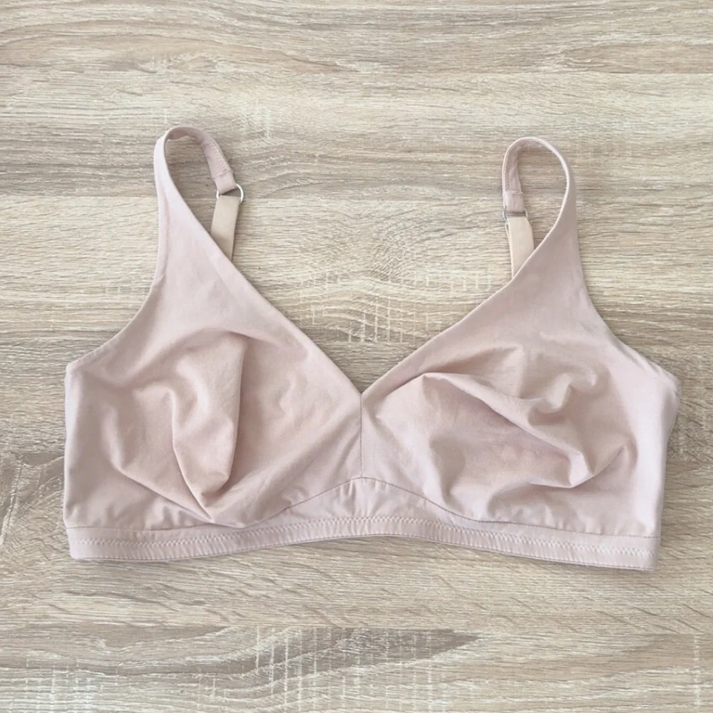 Hanro Beige Nude Cotton Sensation Wire-Free Bra‎ Size 40D - Picture 3 of 6